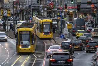 Ruhrbahn tram, on Altendorfer Straße in Essen, rush hour, evening traffic, Essen, North