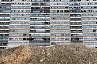 Duisburg-Hochheide, large housing estate Wohnpark Hochheide, 6 20-storey high-rise buildings with