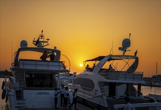 Dubai Marina and Harbour, Skyline Architecture and Marina, United Arab Emirates, Asia