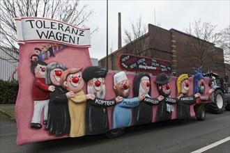 Representatives of the world's religions dance polonaise, Muslim, Catholic, Jewish, themed float on