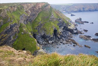 Hells´s Mouth cliffs and caves at Gwithian, Cornwall, England, United Kingdom, Europe