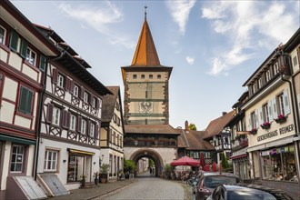 Half-timbered buildings with the Obertorturm, Haigeracher Tor, historic town tower and landmark in