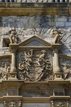 Stone figures, putti, putti, coat of arms, relief, decoration above portal, detail, Hohentübingen