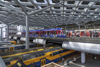 Public transport connections at The Hague Central Station, Centraal Station, local transport,