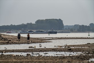 Rhine at Emmerich, extremely low water, Rhine level at 0 cm, falling trend, North Rhine-Westphalia,