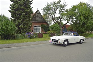 Europe, Germany, Lower Saxony, Lower Elbe Classics, classic car tour, Mercedes-Benz 190 SL, built