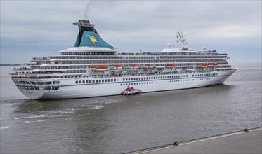 Cruise ship Artania at Columbuskaje, Bremerhaven, Weser estuary, Weser, North Sea coast, State of