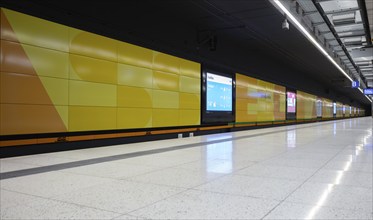 S-Bahn, underground platform, stop, Schwabstrasse station, empty, public transport, Stuttgart,