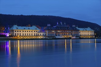 Due to the heavy precipitation in the form of snow and rain, the Elbe has risen again. The Elbe