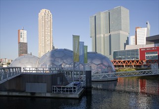 The Floating Pavilion experiment in sustainable architecture and Climate Proof Development,