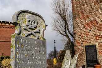 Der Walfangerkarkhoff, cemetery of old whalers, at the old lighthouse, Borkum, island, East Frisia,