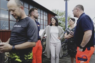 Annalena Bärbock (Alliance 90/The Greens), Federal Foreign Minister, photographed at the fish stand