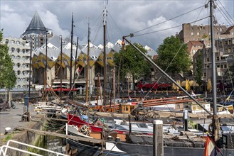 Rotterdam city centre, Oudehaven, historic harbour, historic ships, cube houses, flats, Kijk cube