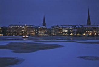 Germany, Hamburg, City, Inner Alster Lake, evening light, blue hour, Ballindamm, Christmas tree on