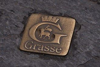 Brass plate with the inscription Grasse, coat of arms, city coat of arms, Grasse, Département