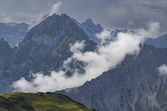 Mountain panorama from Laufbacher-Eckweg to Höfats, 2259m, Allgäu Alps, Allgäu, Bavaria, Germany,