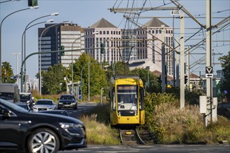 Road traffic, tram on Altendorfer Straße, in the background the town hall, left and the Weststadt