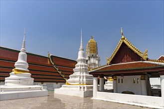 Prang and Chedi of the Buddhist temple Wat Phra Si Rattana Mahathat in Phitsanulok, Thailand, Asia