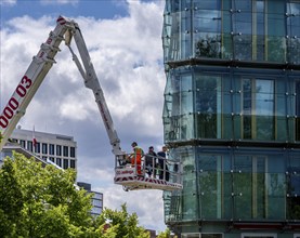 Lifting platform, craftsman at work, Berlin, Germany, Europe