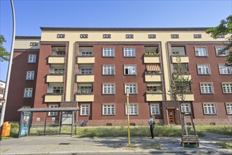 Residential building, Birkenwäldchen estate by Richard Ermisch, Pichelsdorfer Straße,