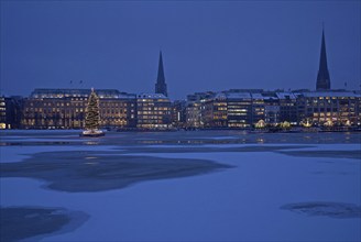 Germany, Hamburg, City, Inner Alster Lake, evening light, blue hour, Ballindamm, Christmas tree on