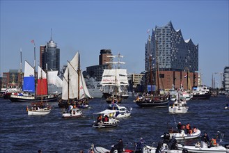 Europe, Germany, Hamburg, Elbe, harbour birthday, parade in front of the Elbe Philharmonic Hall,