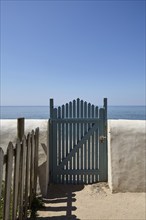 Door to the sea in Saint-Clément-des-Baleines, Département Charente-Maritime, Nouvelle-Aquitaine,