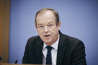 Michael Hallek, Chairman of the German Advisory Council on Health and Care, speaking at a federal