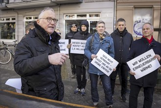 SPD parliamentary candidate Klaius Mindrup at a demonstration in Rykestraße against the decision of