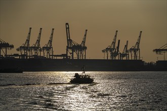 Port of Hamburg, HHLA Container Terminal Burchardkai, Athabaskakai, on the Elbe, Hamburg, Germany,