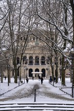 Winter in the city, Alte Oper, Opera House, Lucas Fountain, Bergmann Park, Frankfurt am Main,