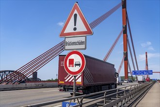 The motorway bridge between Duisburg-Baerl and Duisburg-Beeckerwerth, A42, over the Rhine, notice