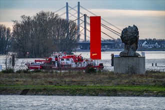 Flood on the Rhine near Duisburg, fireboat, Neuenkamp Rhine Bridge, old and new construction,