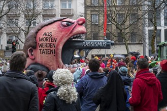 Rose Monday parade in Düsseldorf, street carnival, motif float in carnival, by float builder