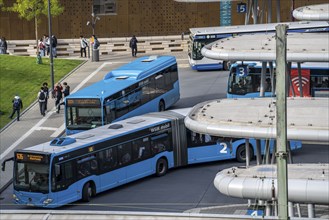 Wuppertal, central bus station, at the main railway station, 5 platforms with 18 stops for WSW