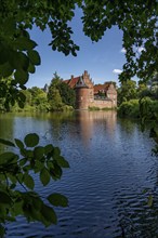 The castle park in Herten, the moated castle in Herten, North Rhine-Westphalia, Germany, Europe