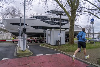 Craning the €6.3 million Sunseeker 88Y motor yacht, weighing 82 tonnes, in preparation for the