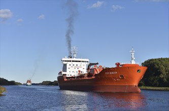 Tanker Sten Bergen sailing in the Kiel Canal, Kiel Canal, Schleswig-Holstein, Germany, Europe