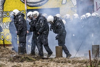 2nd day of the eviction of the Lützerath hamlet, occupied buildings of the former farm, by climate