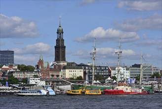 Europe, Germany, Hanseatic City of Hamburg, Elbe, View across the Elbe to Michel and Baumwall,