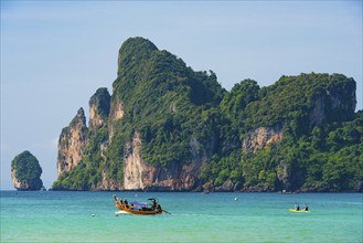 Loh Darum beach on the holiday island of Phi Phi Don, view, tourism, touristic, travel, holiday,