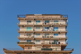 Rental flats in an urban tower block, exposed, nobody, blue sky, rent, rental prices, property,