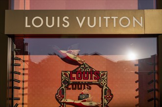 Louis Vuitton brand store, logo, shop window, retail shop, Dorotheen Quartier, DOQU, shopping mall,