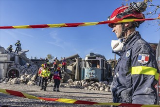 International disaster control exercise Magnitude with more than 1000 rescuers. They are rehearsing