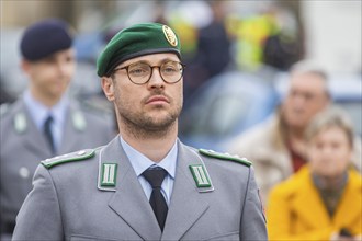 Public roll call of the Army Officers' School on Theatre Square: Bundeswehr honours and bids