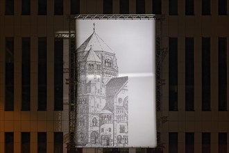 Large photo of the old synagogue at its former location in Kasernenstraße, light installation by