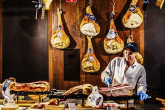 Ham carving, buffet restaurant, Trieste, harbour city on the Adriatic, Friuli, Italy, Trieste,