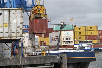 Europoort, Port of Rotterdam, Waalhaven, loading and unloading of containers onto inland cargo