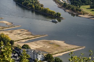 The Rhine at extremely low water, near Bad Honnef, below the Drachenfels, Nonnenwerth Island, dry