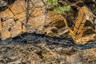 GeoRoute Ruhr, Dünkelberg quarry, in the Muttental valley, here you can see the geology of the